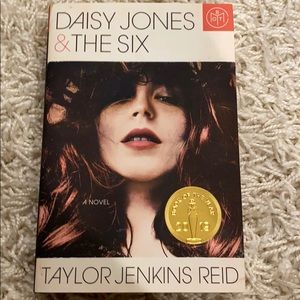 2019 book of the year daisy jones and the Six